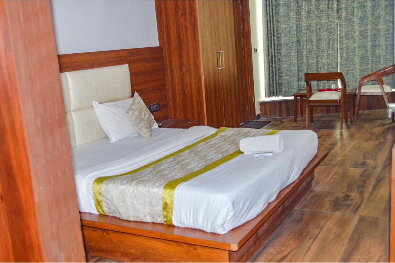 Fabhotel The Golf Inn Noida Eksteriør billede