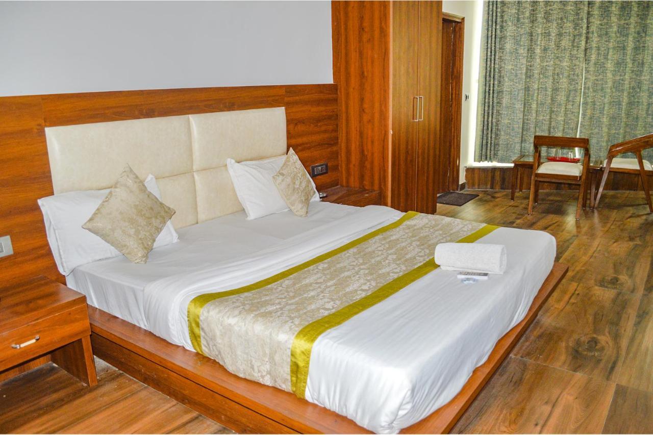 Fabhotel The Golf Inn Noida Eksteriør billede