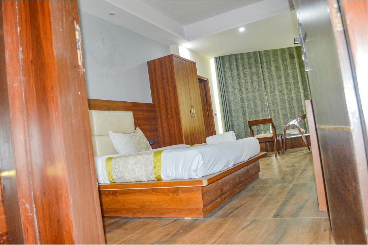Fabhotel The Golf Inn Noida Eksteriør billede